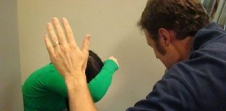 Femeie bătută și amenințată de soț