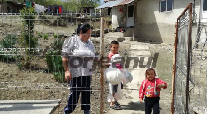 Campania “Donezi o jucărie, dăruiești un zâmbet” a adus multă bucurie la Bustuchin, Prigoria și Roșia de Amaradia
