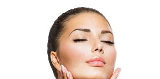 Cum să protejăm tenul de factorii care-l agresează: Consumul apei, dar și demachierea mențin pielea tânără și sănătoasă