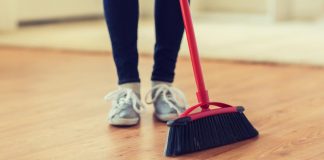 Școală amendată pentru mizerie