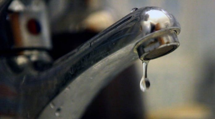 Se ia apa pe două străzi din Târgu Jiu!