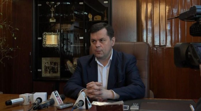 Romanescu: „Sunt pus în situaţia de a împărţi sărăcia”!