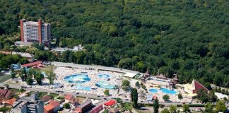 Schimb de experiență, cu cazare la Băile Felix! Primarul, șase consilieri locali și 15 funcționari publici și contractuali, cu autocarul la Oradea!