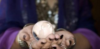 Femeie păcălită prin metoda ”Ghicitul”