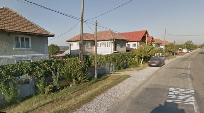 Case crăpate, despăgubiri uriaşe. „Prostia mare e că tot investesc în ele”