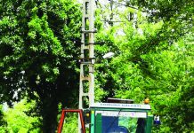 VIDEO: Un drum din satul Pinoasa, reparat pe ultima sută de metri din campania electorală!