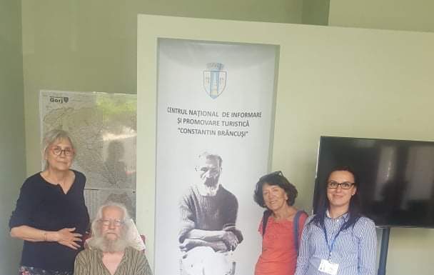 Turiști din Franța și Italia, la Târgu Jiu