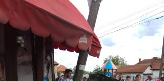 Pieton lovit pe trotuar de o mașină scăpată de sub control de un șofer începător