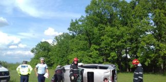 O șoferiță începătoare s-a răsturnat cu mașina, la Câlnic