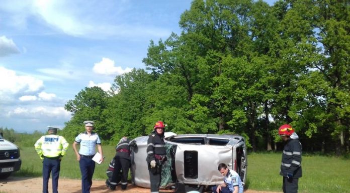 O șoferiță începătoare s-a răsturnat cu mașina, la Câlnic