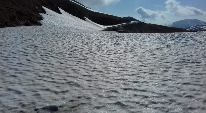 VIDEO: Se continuă deszăpezirea Transalpinei!