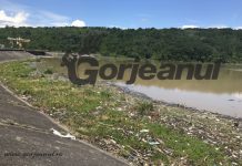 ,,Marfă” proaspătă pe Jiu! Poluare cu PET-uri din Valea Jiului!