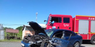 Trei răniți în urma impactului dintre două mașini, la Drăgoieni