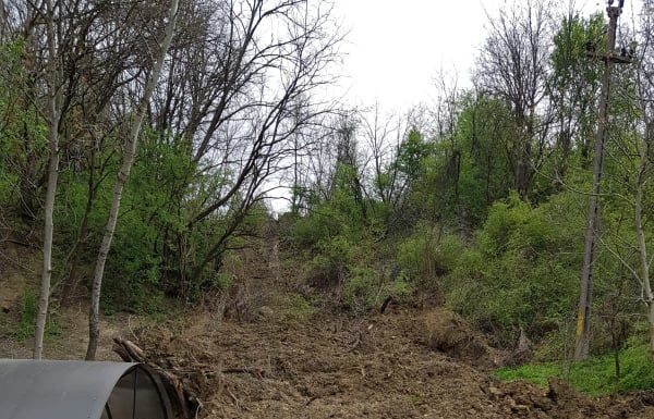 Alunecă terenul peste fântâna miraculoasă de la Hîrșcani! Autoritățile din Licurici, lipsite de măsuri