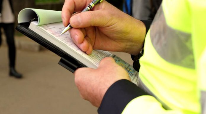 Două tinere din Sibiu, cercetate pentru furt dintr-un centru comercial din Târgu-Jiu