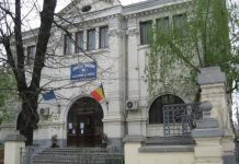 Elevi din Cruşet donează cărţi Bibliotecii Judeţene ,,Alexandru şi Aristia Aman”