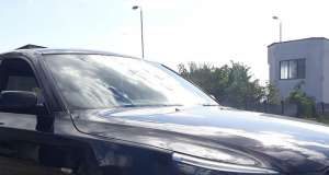 Cercetat pentru trei infracțiuni, după ce a furat o mașină