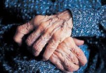 Terorizată de nepot. „M-a strâns de gât”