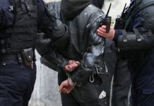 Bărbat atacat pe o stradă din Târgu-Cărbunești de doi frați care s-ar fi năpustit cu un cuţit asupra lui