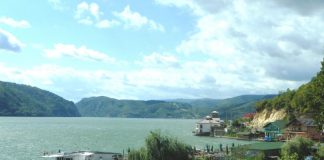 PRIN POARTA DE PIATRĂ A DUNĂRII