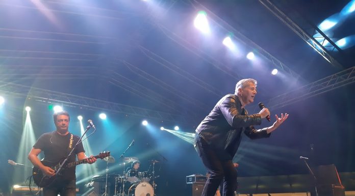 Holograf a încins atmosfera la Târgu-Jiu