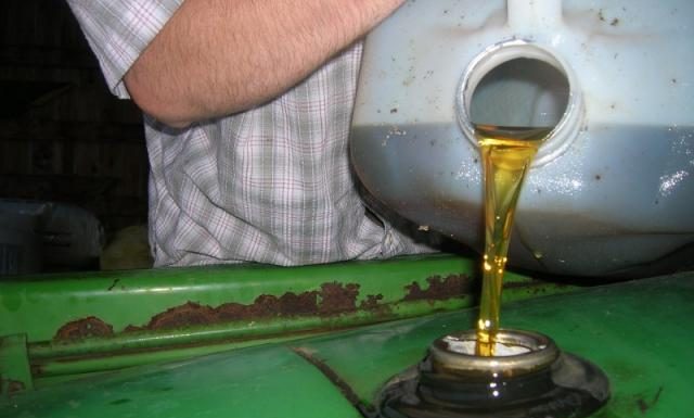 Cercetat după ce a furat 13 litri de motorină