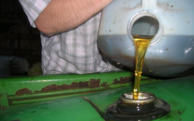 Cercetat după ce a furat 13 litri de motorină