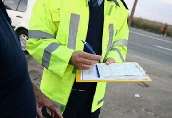 Agresori dați afară din casă