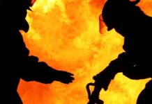 Mașină distrusă în totalitate, după ce a fost cuprinsă de flăcări! Șoferul a ajuns în arest