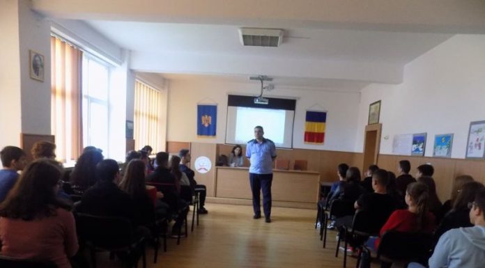 Polițiștii, în acțiune la trei licee din Târgu-Jiu