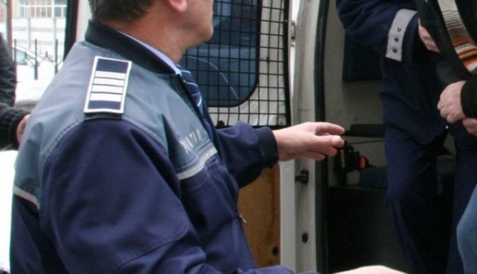 Reținuți după scandal