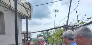 Ajutor pentru un tânăr din Pișteștii din Deal! A primit de la autorități un scaun electric performant pentru deplasare