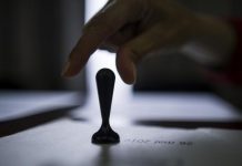 A dispărut o ștampilă de vot de la o secție din Baia de Fier!