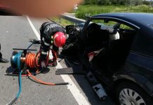 Mașină lovită de două tir-uri, la Rovinari