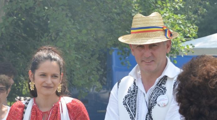 Gorjenii au sărbătorit tradițional pentru a patra oară ia! La Hobița, de Festivalul ,,RomânIA Autentică”, și în ajun de Sânziene