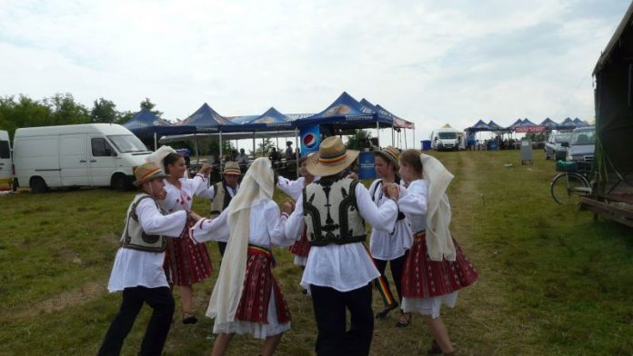 65373093_361310057908147_3997226887297368064_n