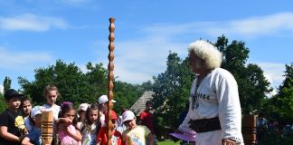 În bătătura bunicilor