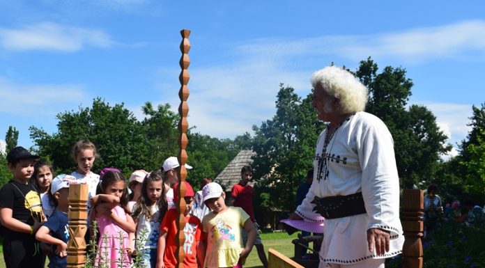 În bătătura bunicilor