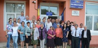 Dascălii vechi și noi ai Școlii Strâmba Jiu și-au dat întâlnire la Casa Parohială