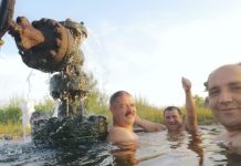 Bazin cu apă termală, încropit de o mână de localnici din Cîlnic! Apa caldă cu sulf, dintr-un puț abandonat în Vlădoi