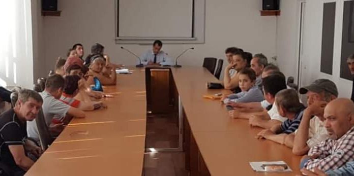 Primarul Jianu, la discuții cu beneficiarii de ajutor social