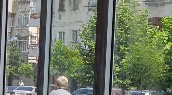 FOTO: Bărbat din Rovinari, la Poliție după ce a fost prins cu un pistol de jucărie, pe terasa unui bar