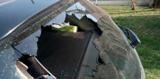 Cercetat după ce i-a spart luneta autoturismului unui bărbat din Motru