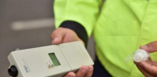 Tânăr din Hurezani, prins când conducea băut