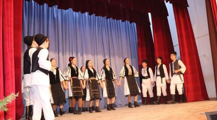 Ansamblul ,,Cheile Oltețului Polovragi”, la Festivalul ,,Hori şi Joc în Maramureş”