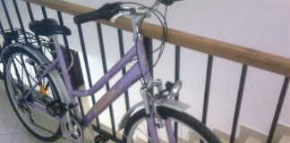 Biciclete lăsate în scări de bloc, furate cu tot cu dispozitivul antifurt