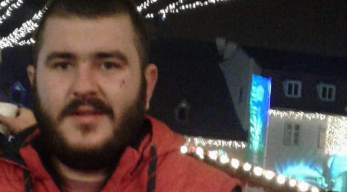 Tânărul care și-a înjunghiat prietenul, condamnat la 15 ani de închisoare