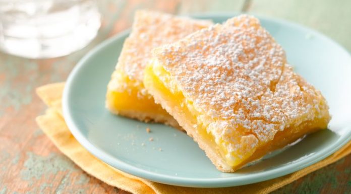 Reţeta săptămânii – Prăjitură răcoritoare cu cremă de lămâie