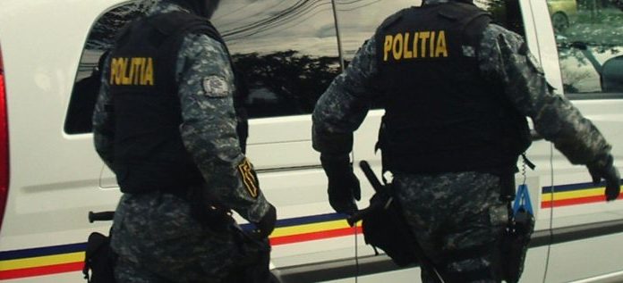 Tânărul acuzat că și-a șantajat fosta iubită, eliberat