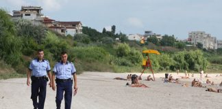 180 de polițiști, delegați la mare